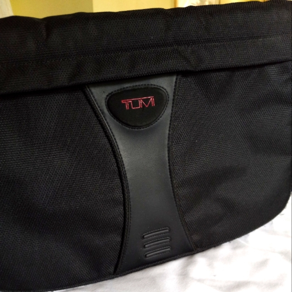 Tumi Black Messenger Bag with Professional Design